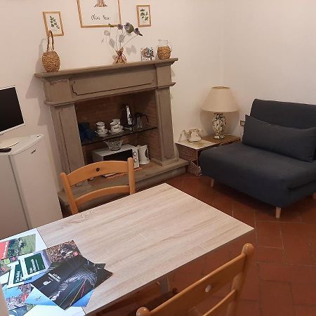 Ferienwohnung La Casina Della Volpe Prato  Exterior foto